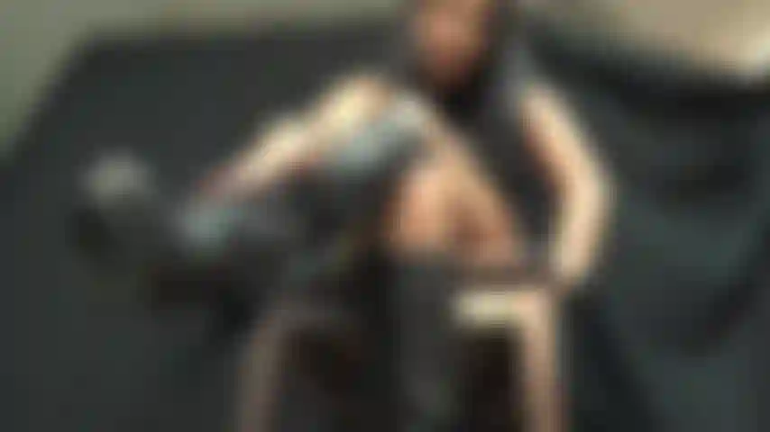 Pov. Geh auf deine knie und verehre meine stiefel und ich zeige sie dir. Küsse, lecke, verehre und putze diese sexy stiefel wie ein braver junge.