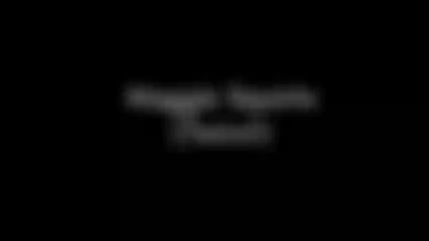 Miss moon zieht sich aus und spritzt ab.