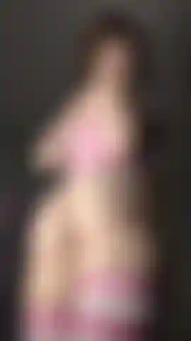 Eine rosa schlampe mit einem schwanz mit bonbongeschmack.