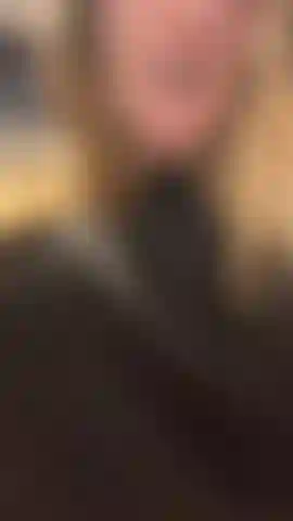 Verstecke mich vor deiner freundin und möchte unbedingt meine prallen titten sehen?