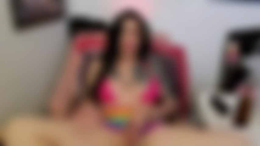 TransAgeras frauenschwanz ist streichelbar.