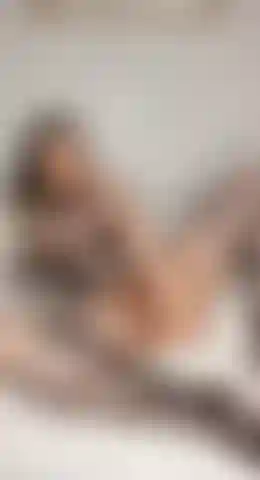 Die meinen dildo in meinen arsch nimmt.
