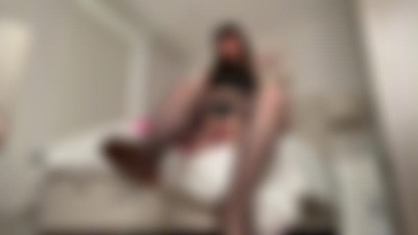 Bete die öligen füße der riesin an!