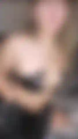 Analdehnung und ficken im pvc-outfit.