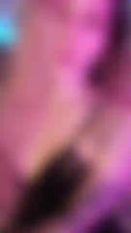 Eine schmutzige raucherin in pvc.