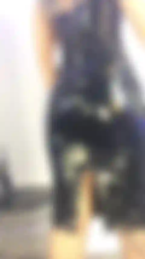 Ass tease und asmr in pvc.