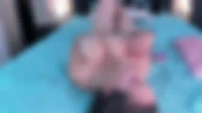 Countdown bis zu deinem sperma auf meinen titten.