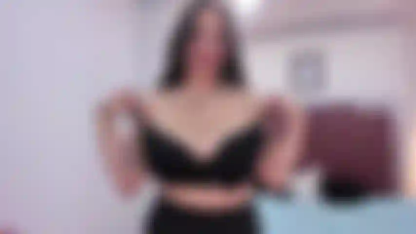 Ich stecke einen dildo in meine titten und lutsche den dildo, während ich sie mit meinen titten vögele.