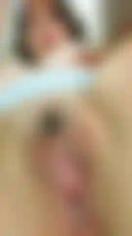 Masturbation mit einer feuchten muschi, nahaufnahme, orgasmus.