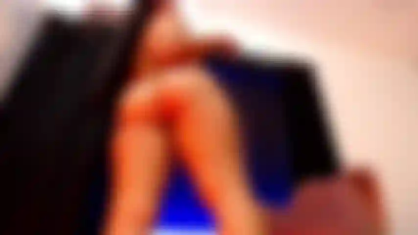 Öl in meinen dicken arsch und reite deinen großen schwanz.