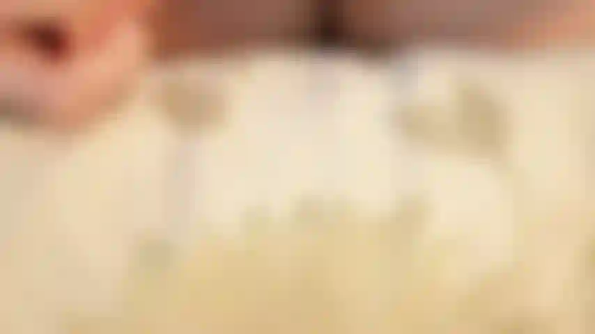 Die sich selbst berühre und ficke.