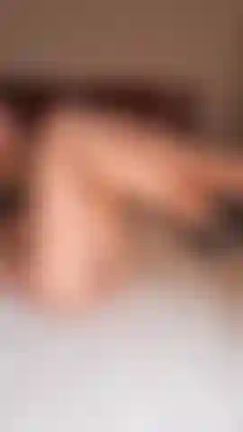 Lecke meine high heels mit füßen.