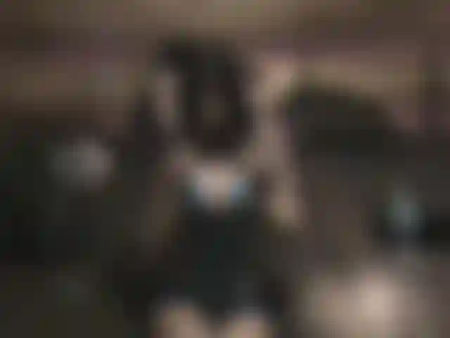 Blaues folienkleid, tease-toy-fick.