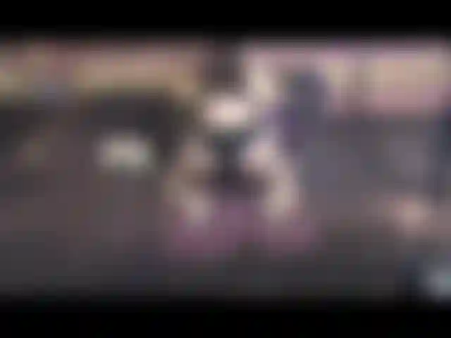 Ich ziehe meinen bh und mein höschen aus, du fickst meine muschi, meine füße, mein hündchen und ich reite dich! So viel spaß!