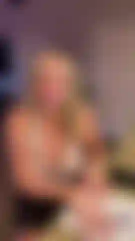 t’s ✨Vegas Becky✨ your curvy blonde MILF realtor!🏠 Watch me close the deal of a lifetime in this seductive solo scene 💼 To raise my commission on the deal, I use my secret weapon, playful tickles that quickly escalate into a teasing JOI session right in the office. Watch my big natural boobs bounce with every giggle as I guide you through each tantalizing touch, proving I’m willing to go the extra mile for that commission 💦 This mature temptress knows exactly how to sweeten any deal with her experienced hands and wicked imagination. Can you resist signing on the dotted line when she's tickling you toward ultimate satisfaction?