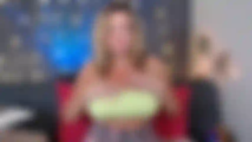 Eine vollbusige milf, die dich fleht, deine erbärmliche frau zu verlassen.