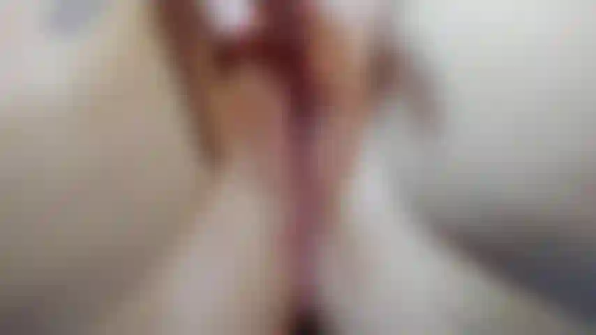 Extreme hd-nahaufnahme meiner winzigen muschi mit allen details im inneren.