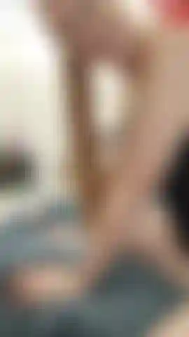 Arschspiel mit meinem suprengen arschloch, dann einen großen schwanz nehmen, der meinen kleinen arsch mit sperma füllt.