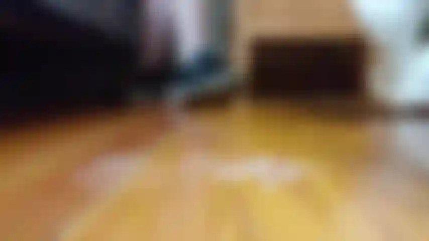 Die mit meinen kleinen schmutzigen füßen in sperma spazieren geht.