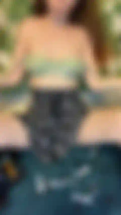 Auf dem klavier trommelt (letzter teil: zehenlutschen).