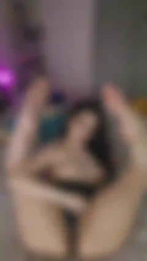 Beine, füße, muschi, arsch, titten!