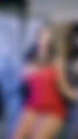 Wichse für meine titten – ich weiß, dass du es liebst, meine ganz natürlichen milf-titten zu streicheln! Heute möchte ich sehen, wie geil ich dich machen kann. Sobald ich diese hüpfenden brüste entblöße, wirst du sofort hart und ich erlaube dir, dir einen runterzuholen und sie vollzuspritzen.