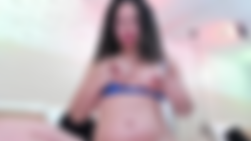 Die langsam reibt und leise, bedürftig und feucht stöhnt.