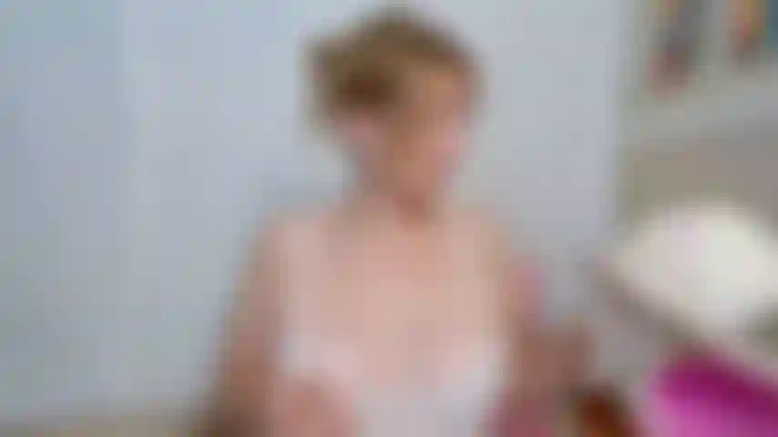 Gestapelter und mehrlagiger bh, brustvergrößerung, dekolleté, knick.