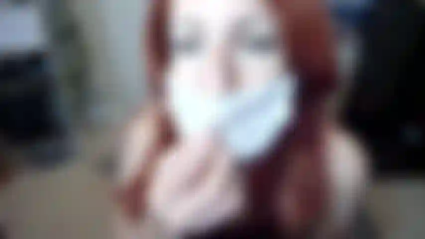 Masken- und ballknebel-fetischistin.