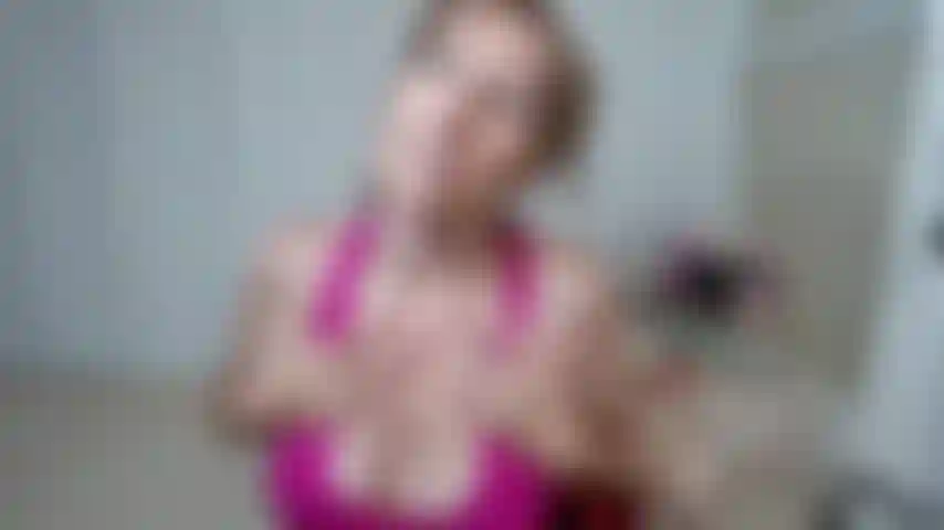 Eine sinnliche und verdrehte oben-ohne-joi.