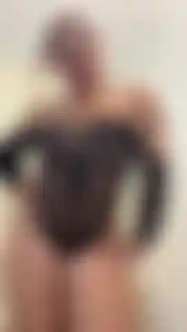 sensual dance showing my naked body