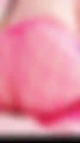 Twerking in netzstrümpfen.