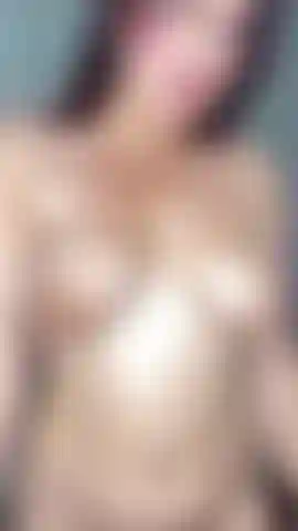 I like to play with Oil naked