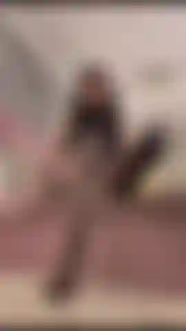 Die strumpfhosen und high heels neckt.