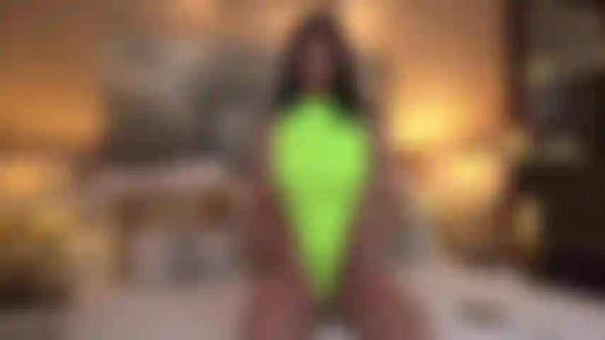 Mich am ganzen körper schmeckt und dich dann in sekunden zum abspritzen bringt, sobald du meine zunge fühlst, nachdem du mich so lange vermisst hast!