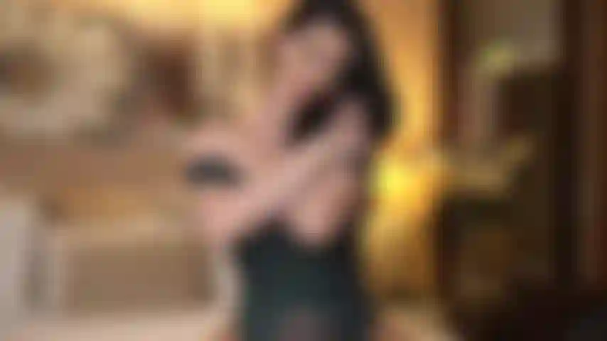 Schmecke mich an meinem ganzen körper, lass mich deinen mit jedem zentimeter spüren und ich gebe dir einen köstlichen orgasmus zum genießen!