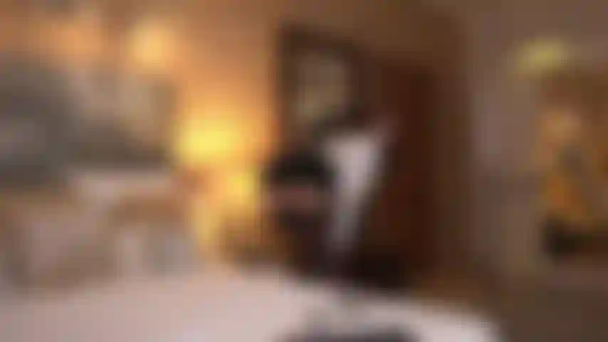 Verwöhne dich mehr mit deiner sexy sekretärin, probiere jetzt verschiedene stellungen und ein neues spielzeug im büro aus!