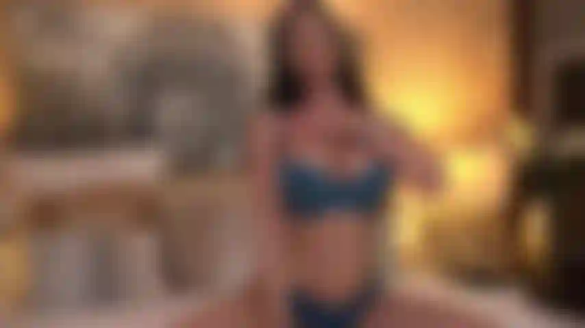 Gehänselt und geleugnet, deine göttin wird mit deinem verstand spielen und deinen widerstand vor ihren wahnsinnig heißen nackten kurven testen ...