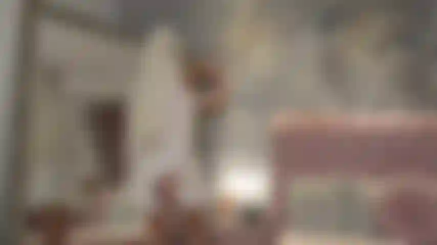 Die dich in mein eisreich bringt, um dich zum ersten menschen zu machen, der die königin schwängern wird.