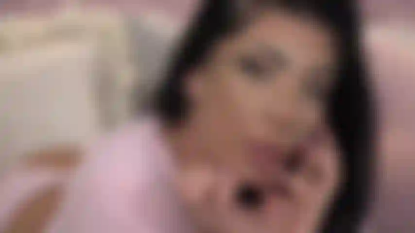 Asmr-turnerin neckt.