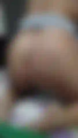 Schwinge, öffne und blitze den locharsch in nahaufnahme.