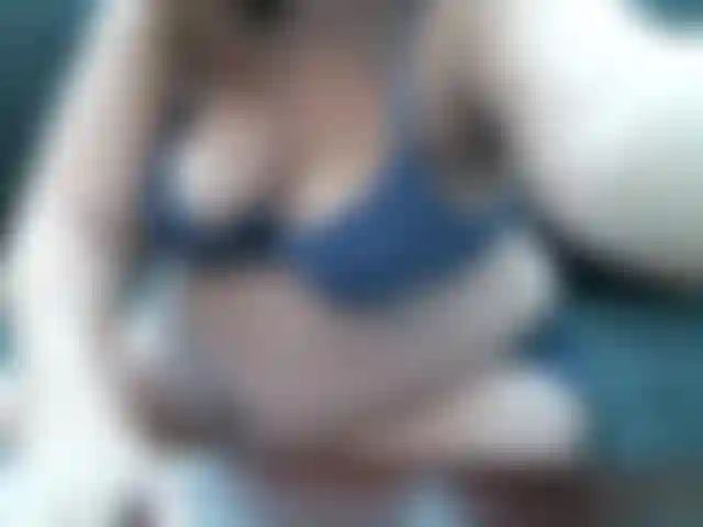 Schwanger und die riesige kim wird immer offener und möchte einfach nur ihre schenkel, ihren bauch und ihre brüste reiben! Kein ton, aber reiner visueller genuss. Süß und sexy.