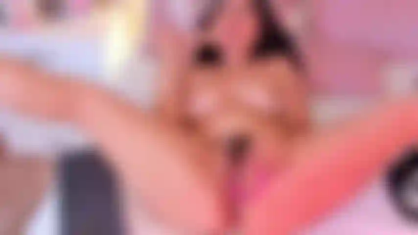 Zuerst in meinem mund und dann in meiner muschi.