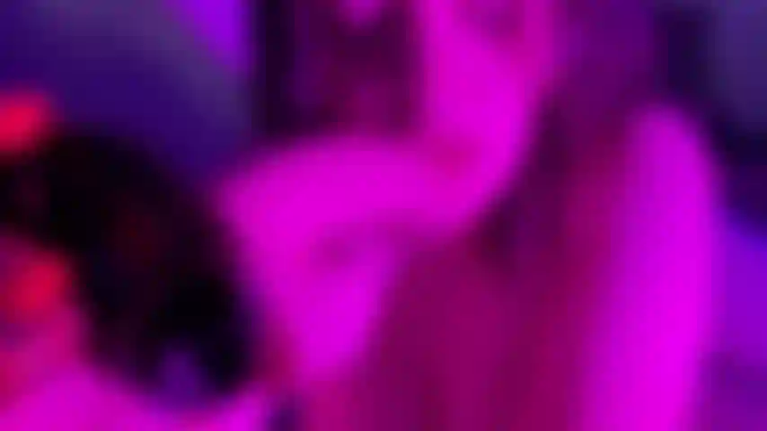 Sperma in meinen mund, während ich deinen schwanz deepthroate, sehr chaotisch.