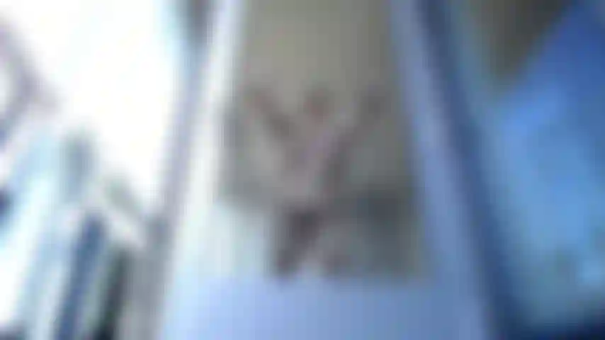 19.09.2022, Nur die wand ist aus glas und vor der ganzen stadt hoch oben in einem wolkenkratzer. Du kannst natürlich auch ein spanner sein und zuschauen. Das kann jeder sehen!