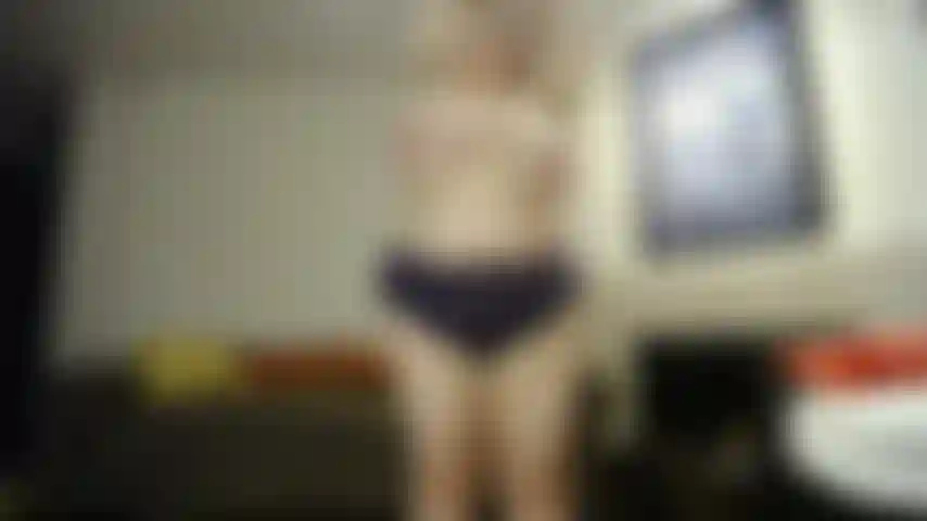 Seitenbeugen, riesige titten, meine behaarten achselhöhlen verführen dich... Deinen arm zu trainieren, tut mir wirklich gut, und ich bin mir sicher, dass es dir auch gut tun wird...