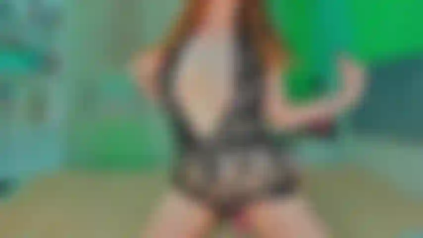 Spiele mit einem großen glasspielzeug an meiner muschi.