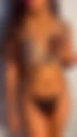 Ich will einen großen schwanz, um meinen heißen körper zu sehen.