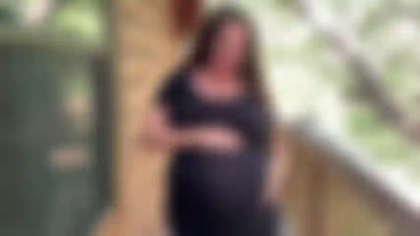 9 Im monat schwanger, striptease.