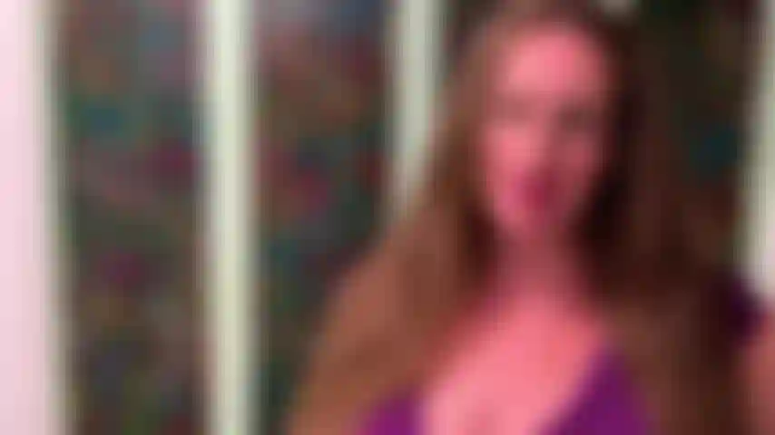 Die schwangere stiefmutter rülpst dir ins gesicht.